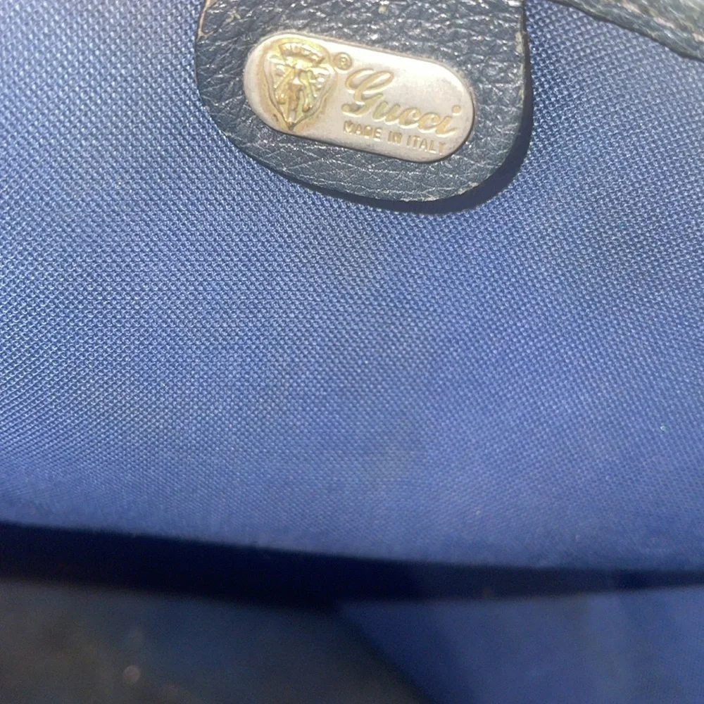 Gucci Lee vintage shoulder bag with the classic red and blue handles